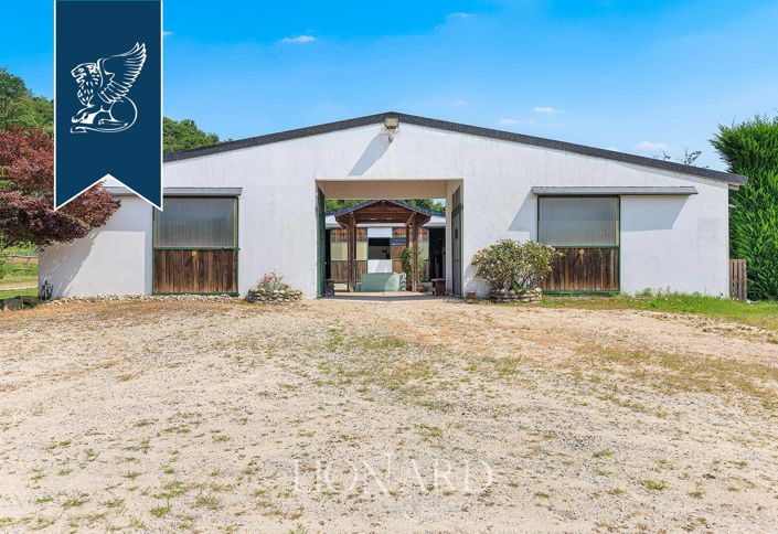 Image No.7-13 Bed Farmhouse for sale