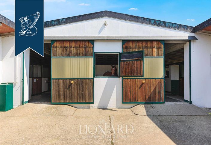 Image No.9-13 Bed Farmhouse for sale