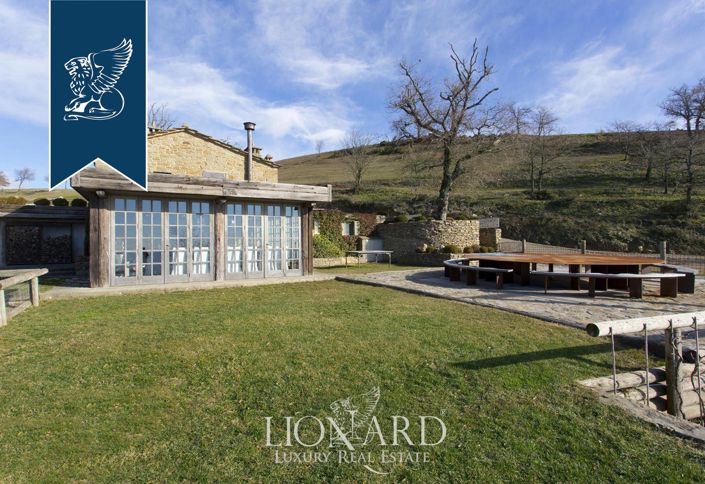 Image No.25-5 Bed Farmhouse for sale