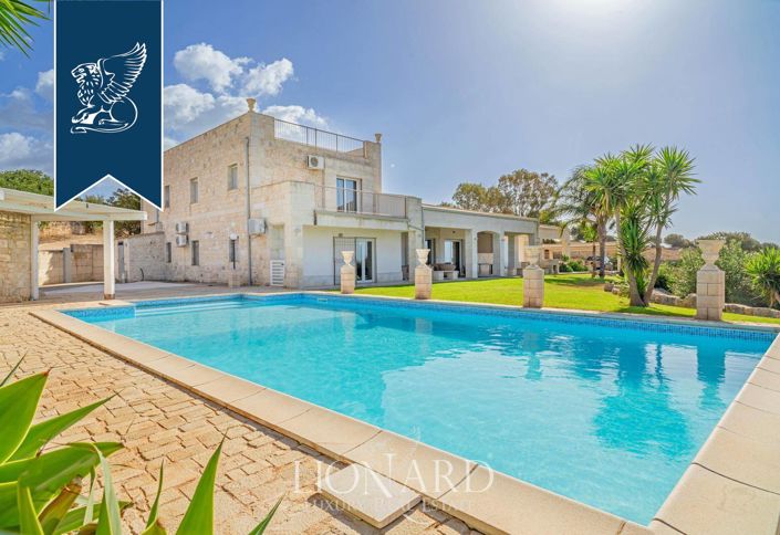 Image No.10-12 Bed Villa for sale