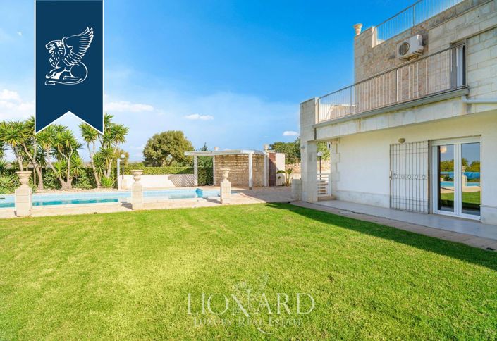 Image No.8-12 Bed Villa for sale