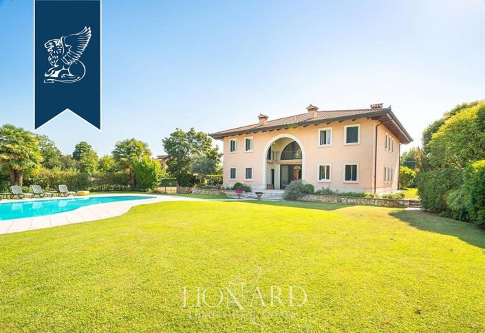 Image No.1-5 Bed Villa for sale
