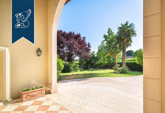 Image No.17-5 Bed Villa for sale