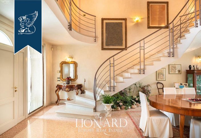 Image No.22-5 Bed Villa for sale