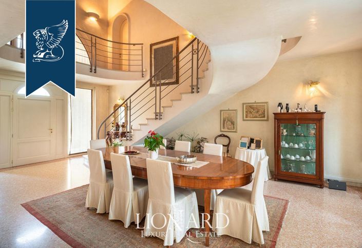 Image No.24-5 Bed Villa for sale