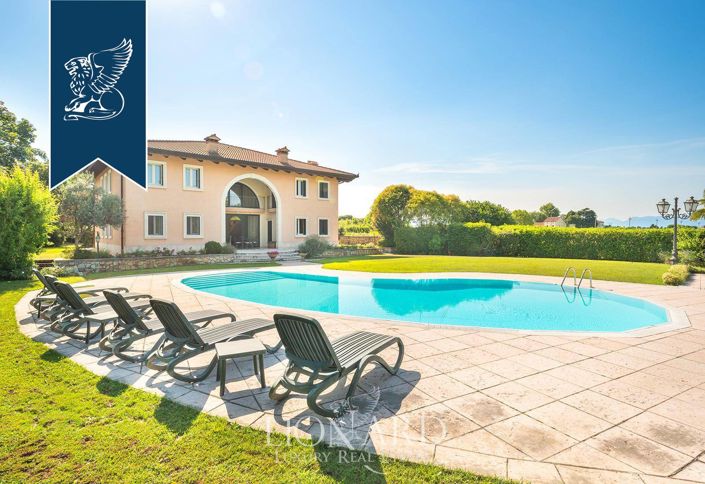 Image No.3-5 Bed Villa for sale