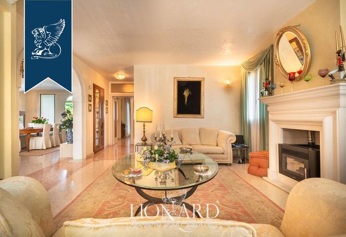 Image No.31-5 Bed Villa for sale