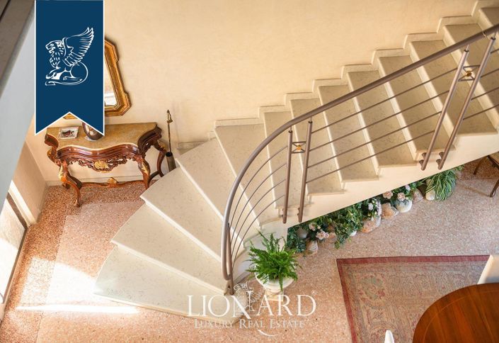 Image No.33-5 Bed Villa for sale