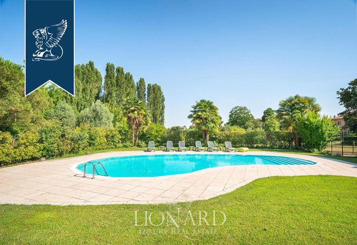 Image No.6-5 Bed Villa for sale