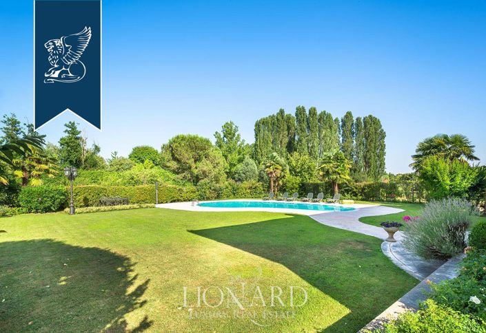 Image No.7-5 Bed Villa for sale