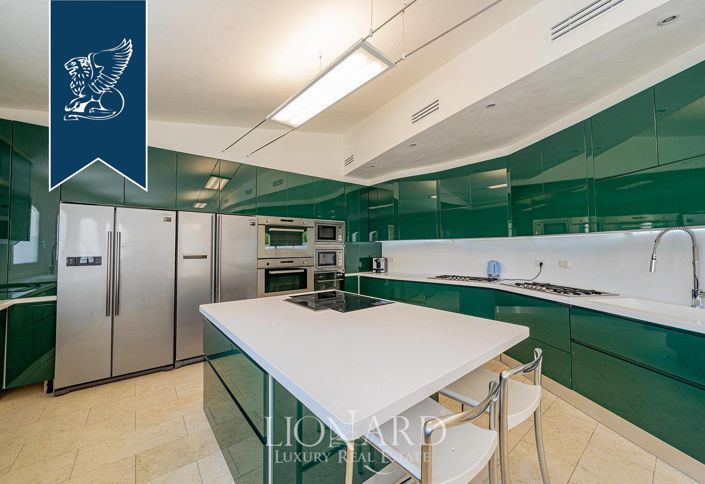 Image No.18-7 Bed Villa for sale