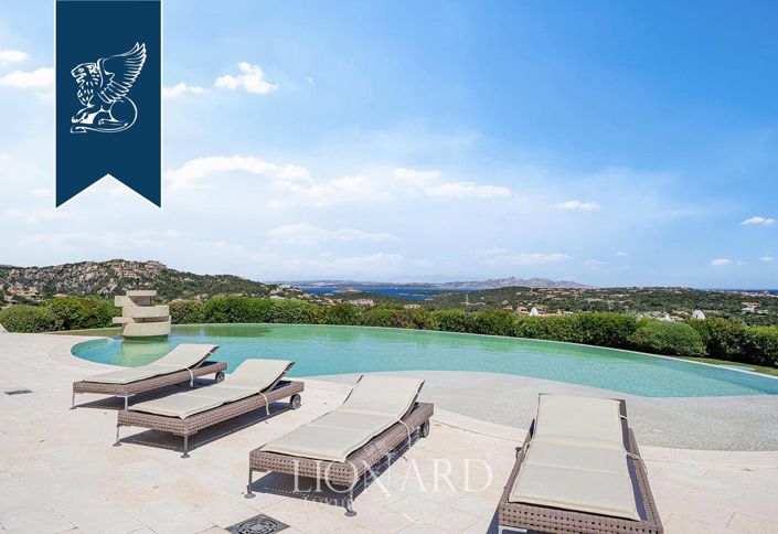 Image No.9-7 Bed Villa for sale