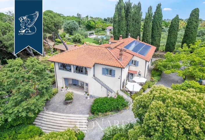 Image No.1-8 Bed Villa for sale