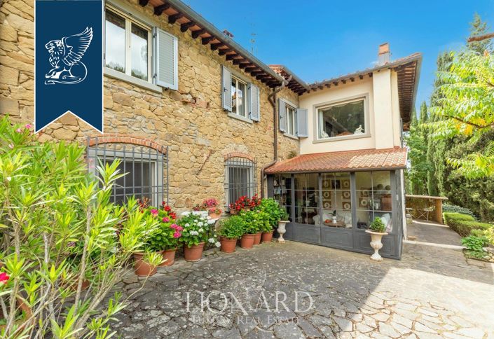 Image No.11-8 Bed Villa for sale