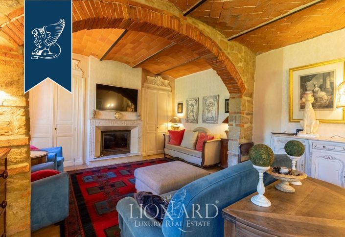 Image No.16-8 Bed Villa for sale