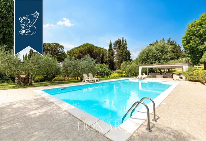 Image No.5-8 Bed Villa for sale