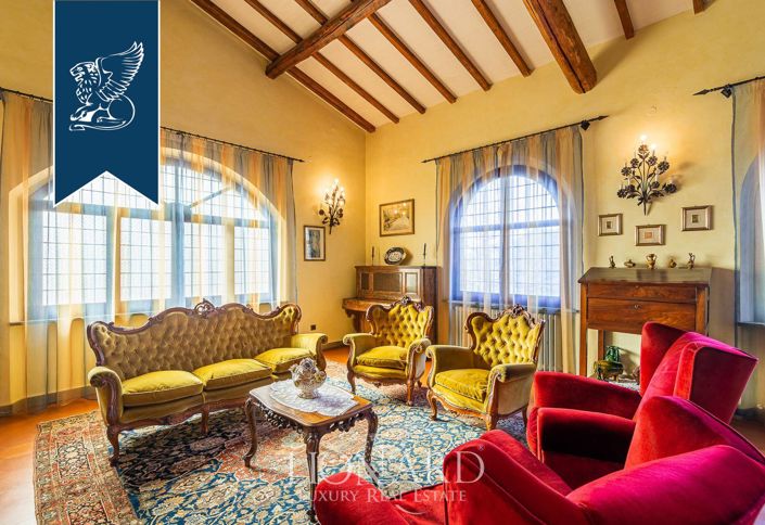 Image No.20-5 Bed Villa for sale