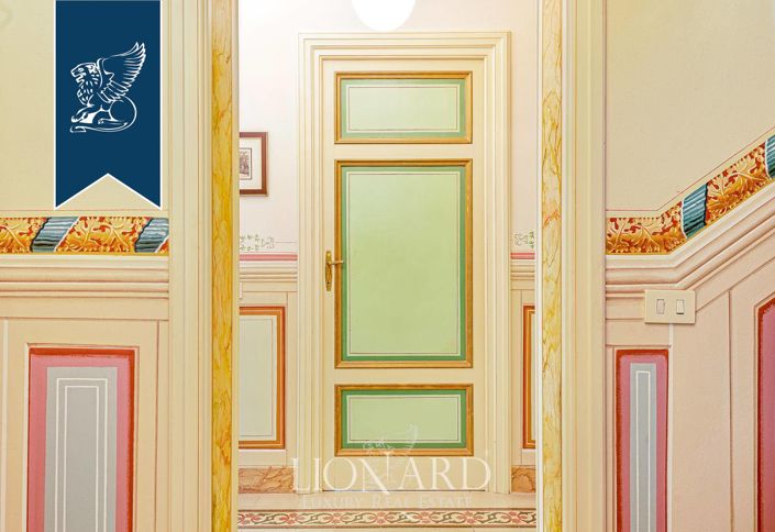 Image No.10-5 Bed Villa for sale