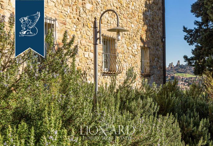 Image No.15-7 Bed Farmhouse for sale