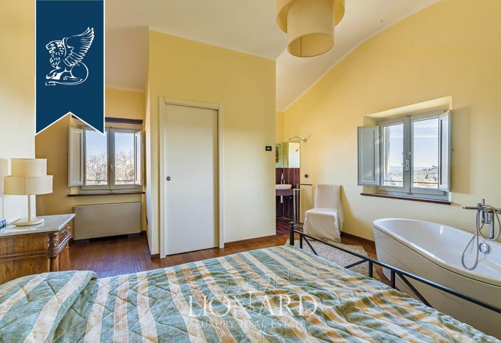 Image No.33-7 Bed Farmhouse for sale