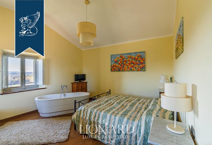 Image No.34-7 Bed Farmhouse for sale