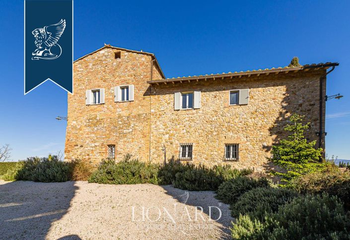 Image No.8-7 Bed Farmhouse for sale