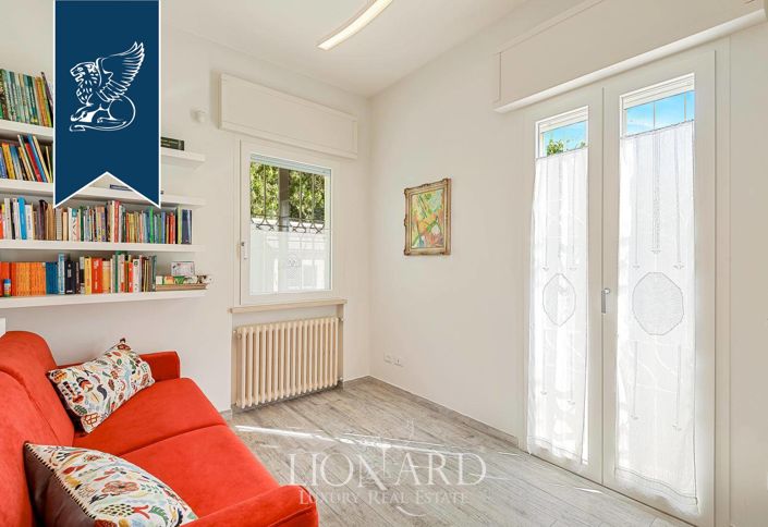 Image No.27-5 Bed Villa for sale