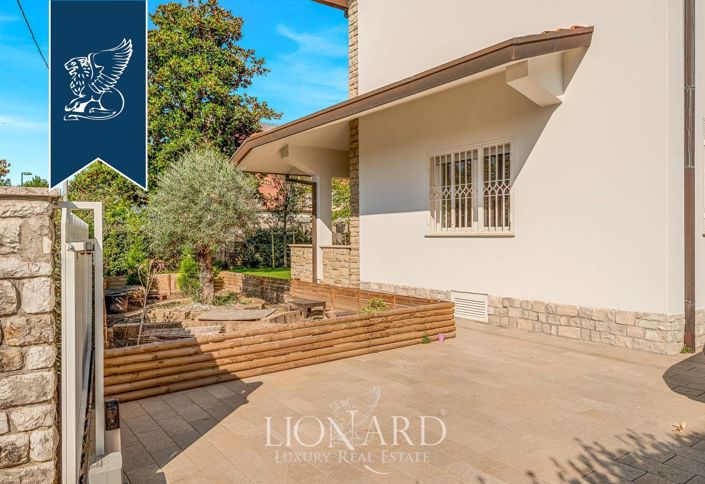 Image No.34-5 Bed Villa for sale