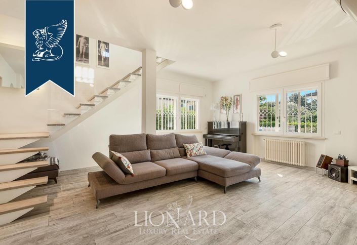 Image No.9-5 Bed Villa for sale