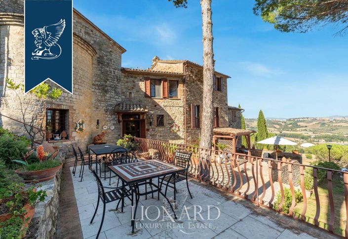 Image No.11-8 Bed Villa for sale