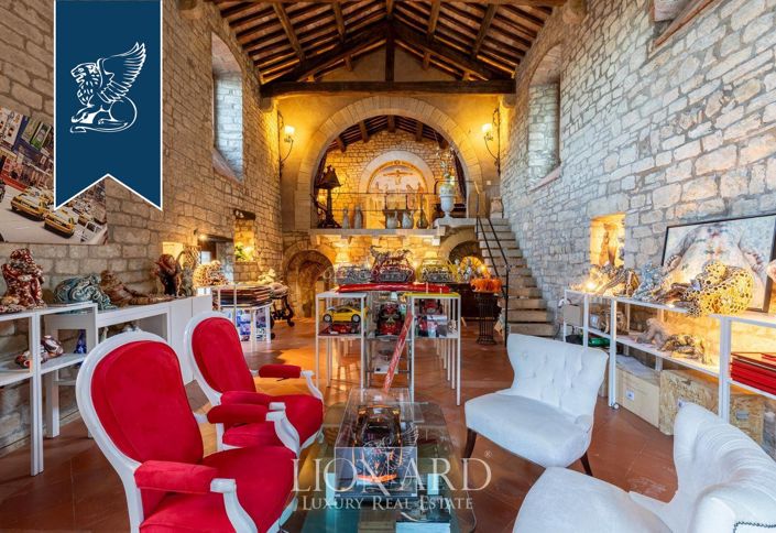 Image No.20-8 Bed Villa for sale