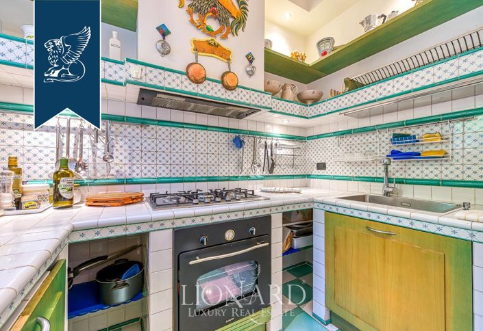 Image No.10-6 Bed Villa for sale