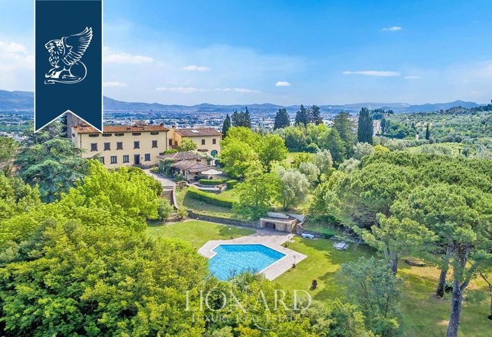 Image No.1-14 Bed Villa for sale
