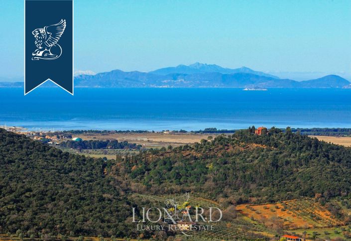 Image No.13-10 Bed Villa for sale