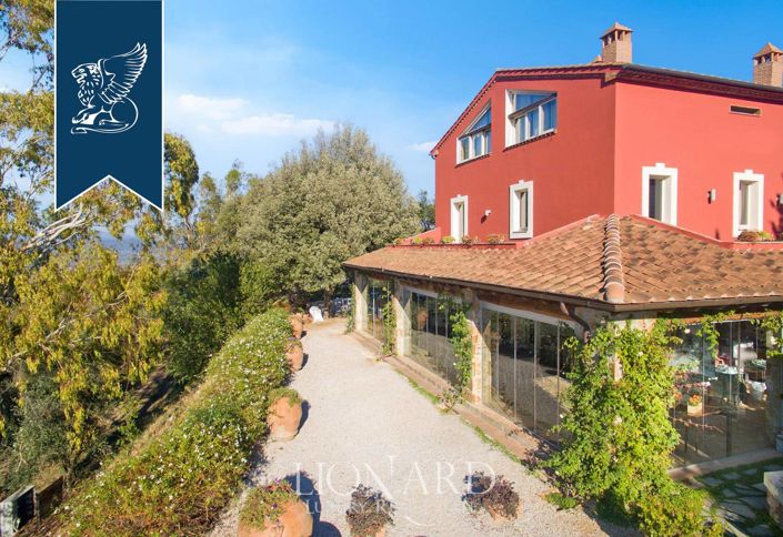 Image No.8-10 Bed Villa for sale