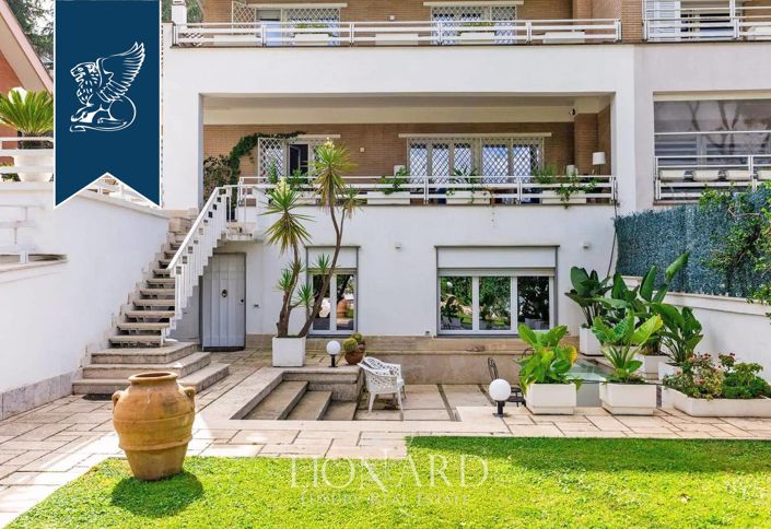 Image No.1-6 Bed Villa for sale