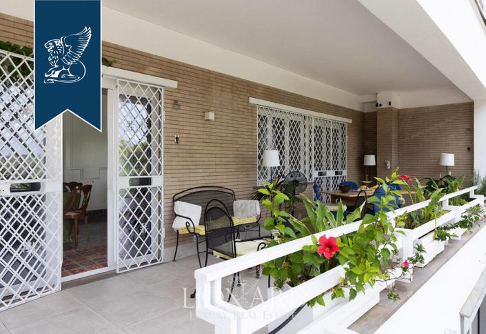 Image No.4-6 Bed Villa for sale