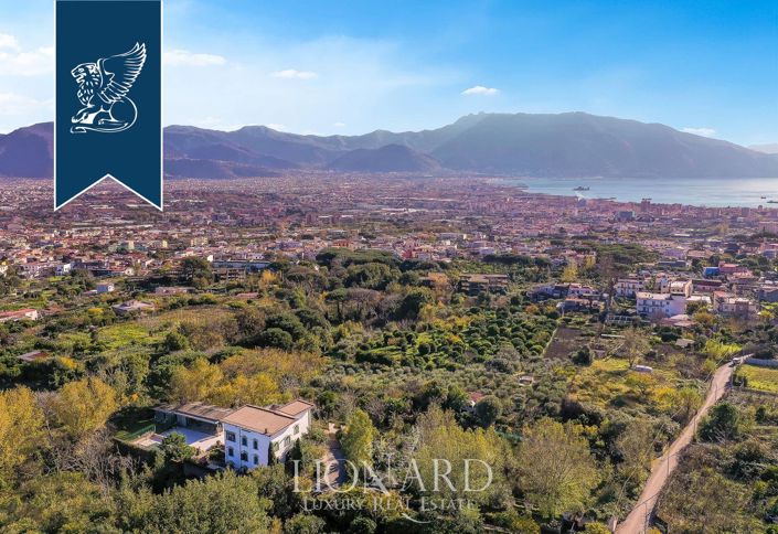 Image No.4-6 Bed Villa for sale