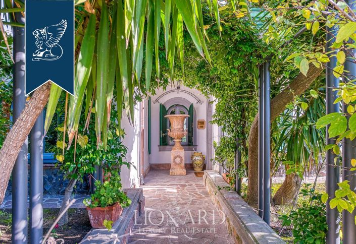 Image No.8-6 Bed Villa for sale