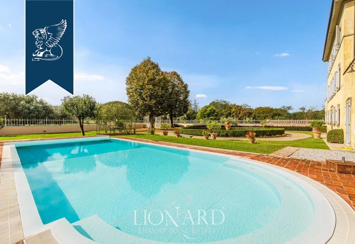 Image No.10-15 Bed Villa for sale