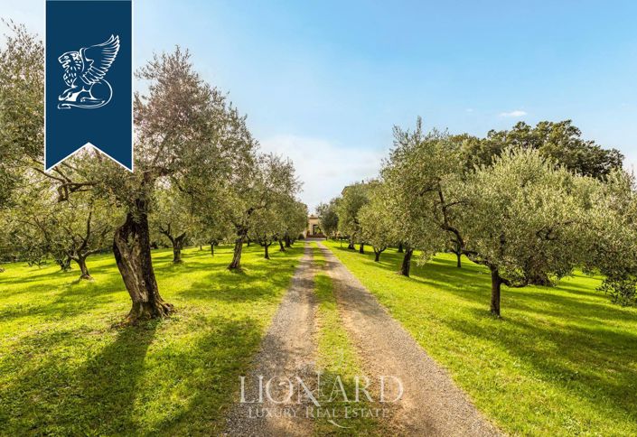 Image No.15-15 Bed Villa for sale