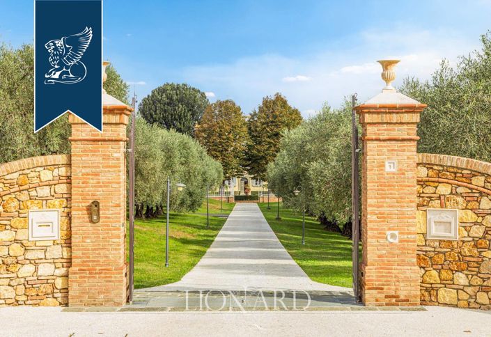 Image No.3-15 Bed Villa for sale