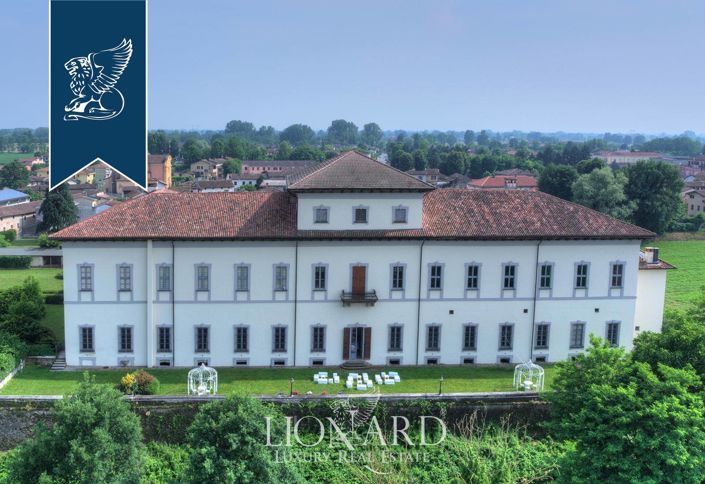 Image No.10-20 Bed Property for sale