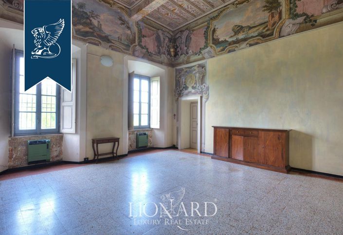 Image No.22-20 Bed Property for sale