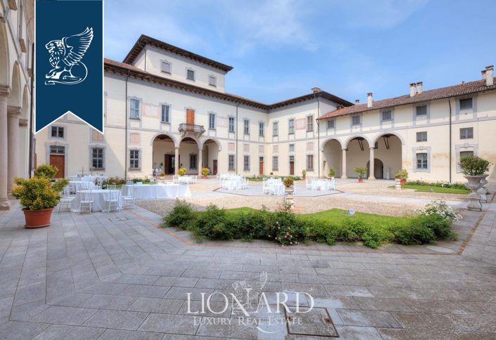 Image No.3-20 Bed Property for sale