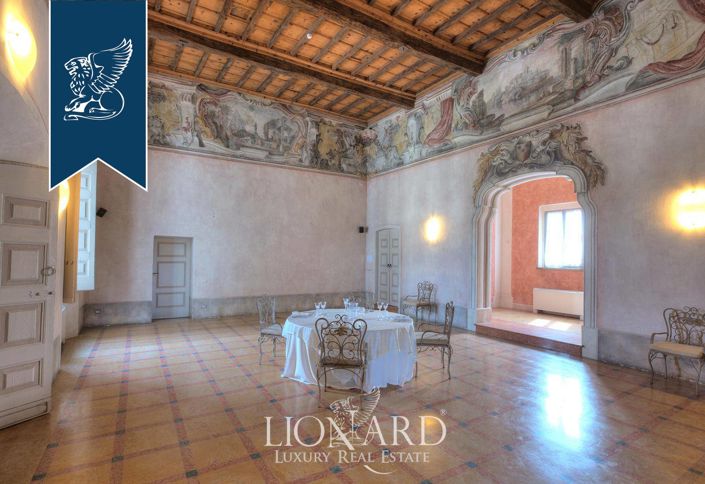 Image No.37-20 Bed Property for sale