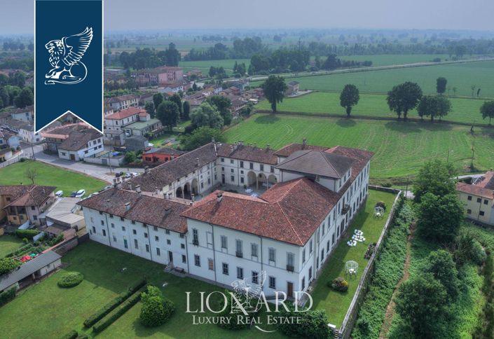 Image No.41-20 Bed Property for sale