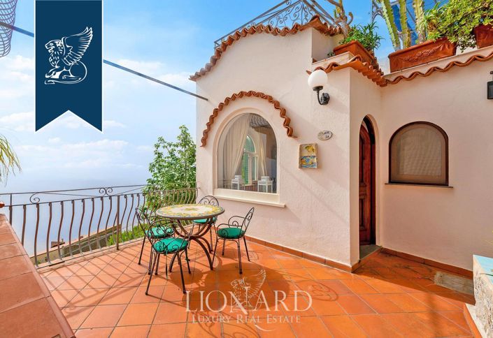 Image No.12-8 Bed Villa for sale