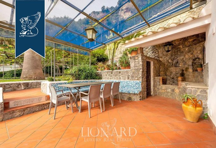 Image No.15-8 Bed Villa for sale