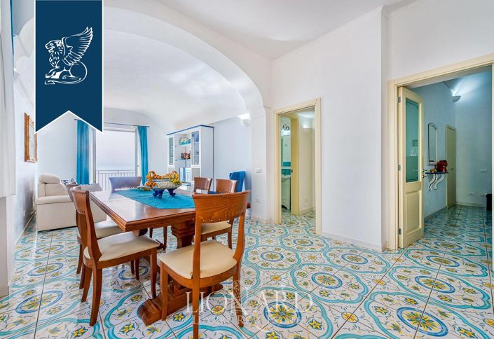 Image No.18-8 Bed Villa for sale